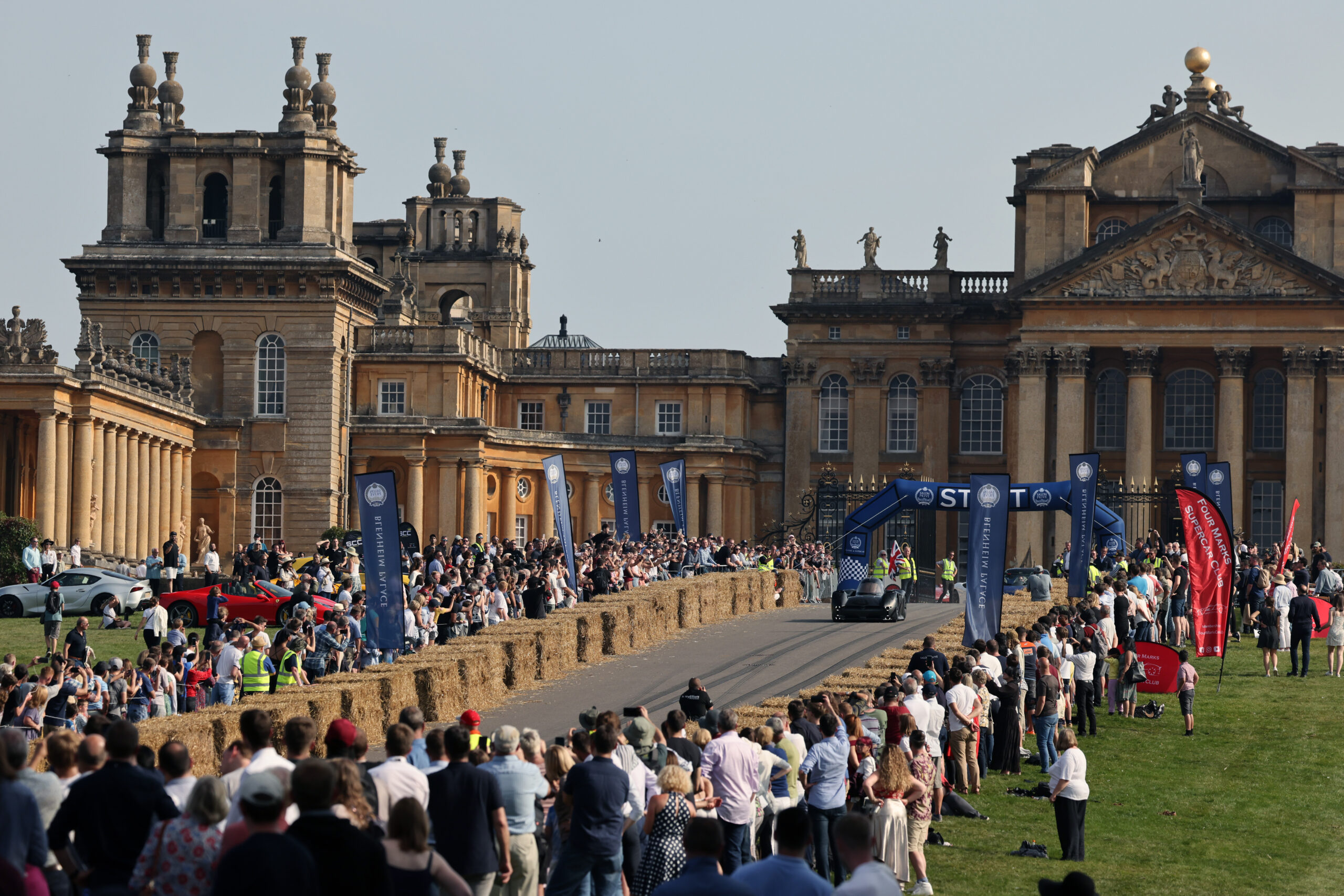 The McMurtry Spéirling on the Hill Sprint at Salon Privé